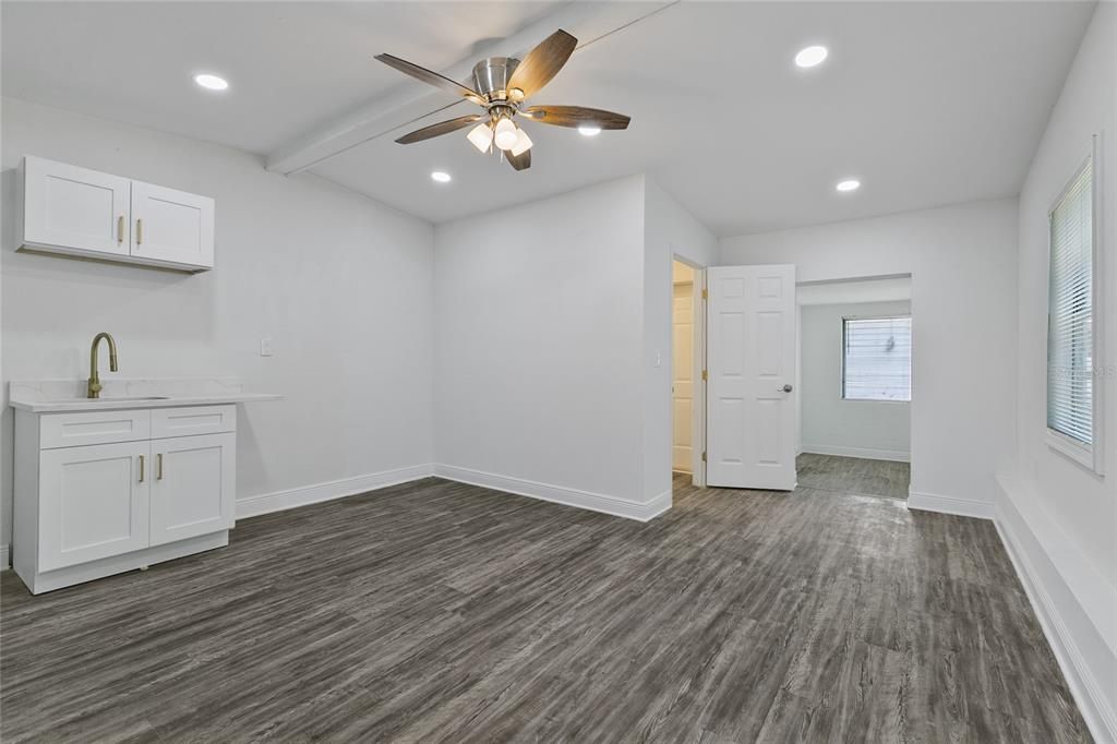 Active With Contract: $349,900 (4 beds, 2 baths, 1583 Square Feet)