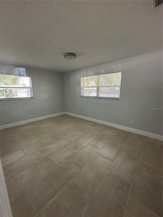 For Rent: $2,395 (2 beds, 1 baths, 1038 Square Feet)