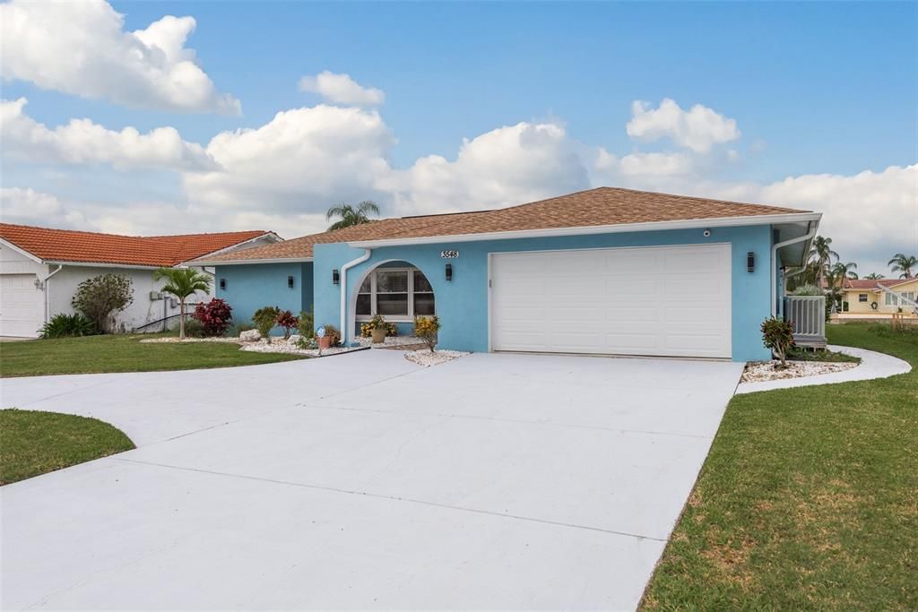 Recently Sold: $875,000 (3 beds, 2 baths, 1876 Square Feet)