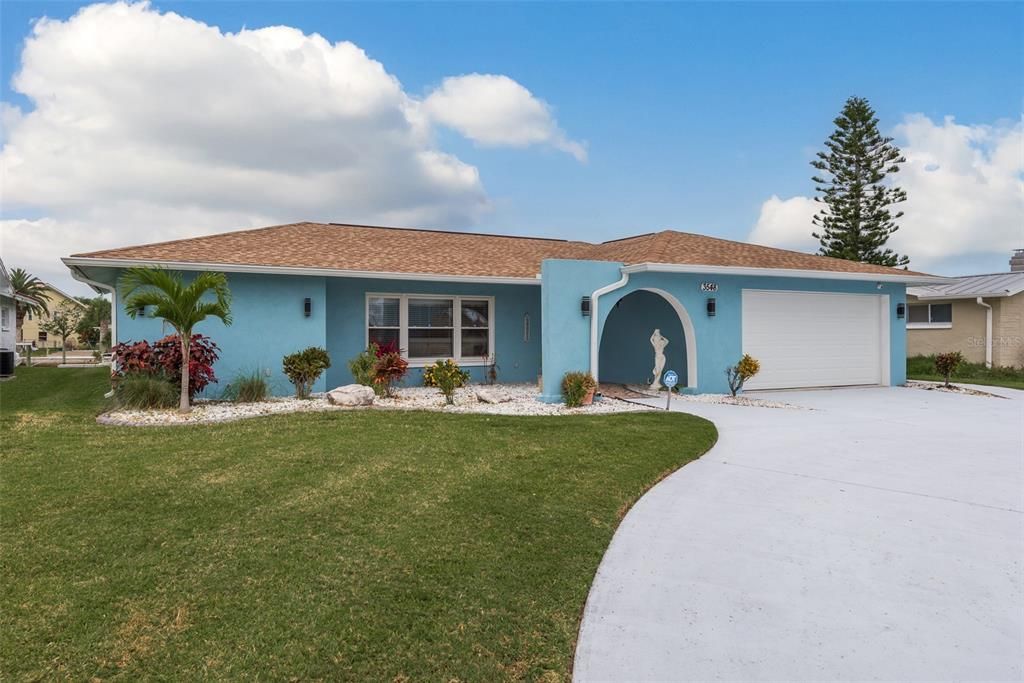 Recently Sold: $875,000 (3 beds, 2 baths, 1876 Square Feet)