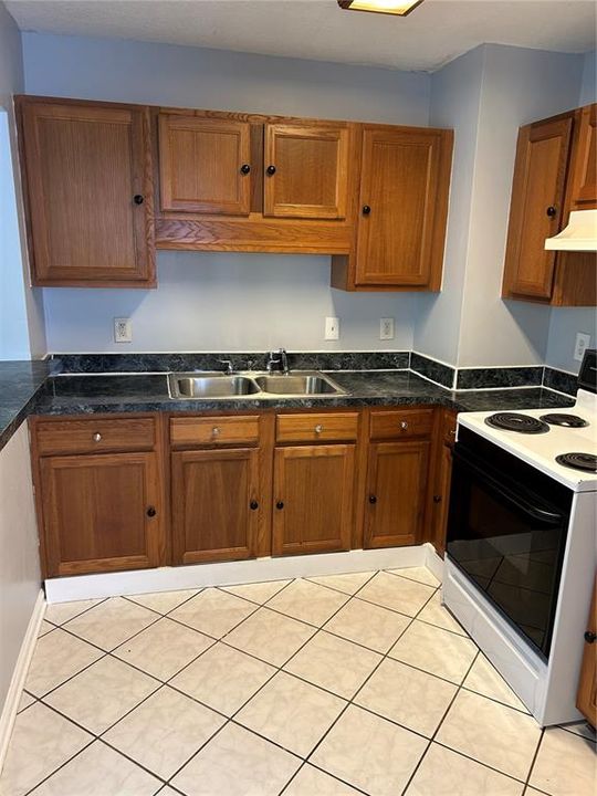 Recently Rented: $1,325 (2 beds, 1 baths, 1250 Square Feet)