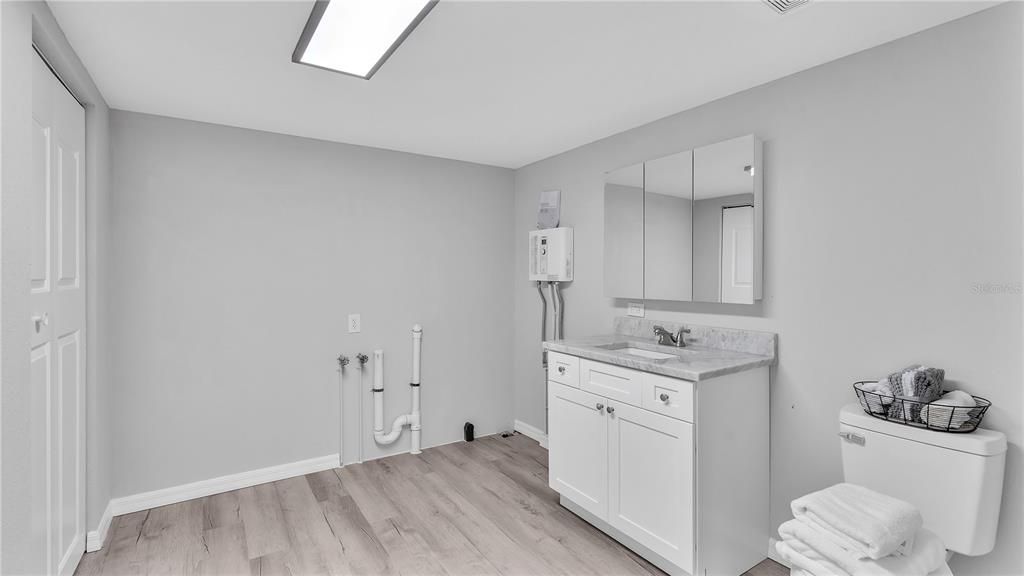 2nd bathroom with laundry