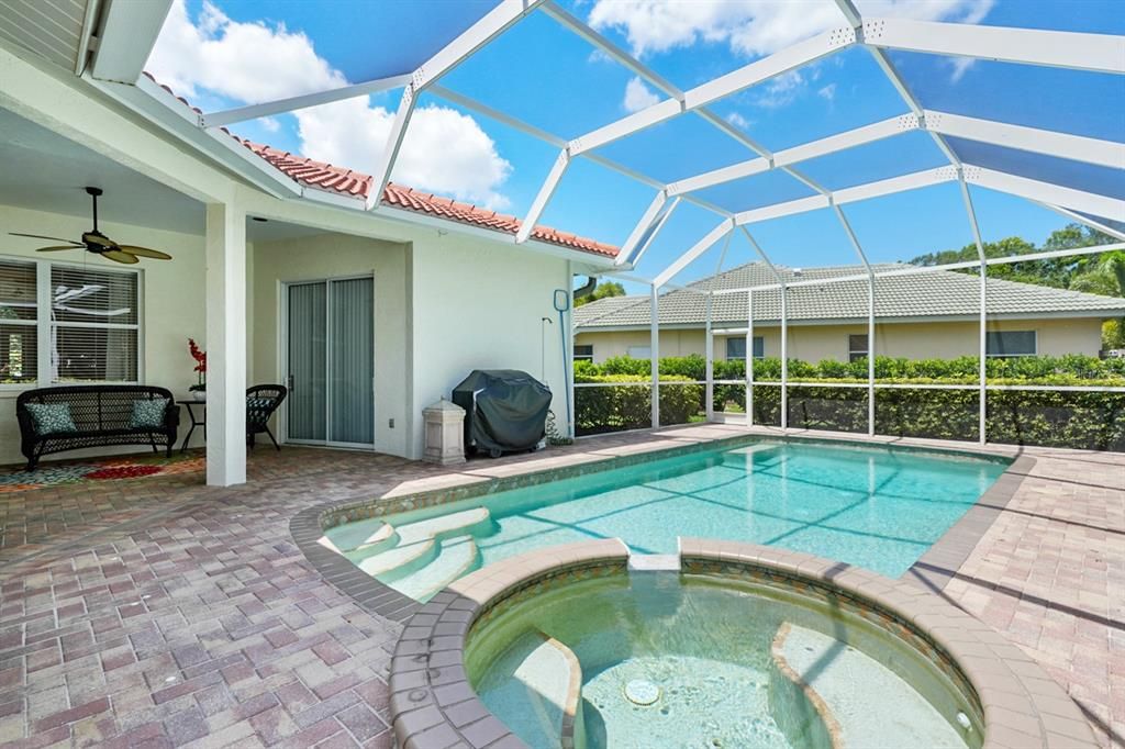 Brick pave pool lanai