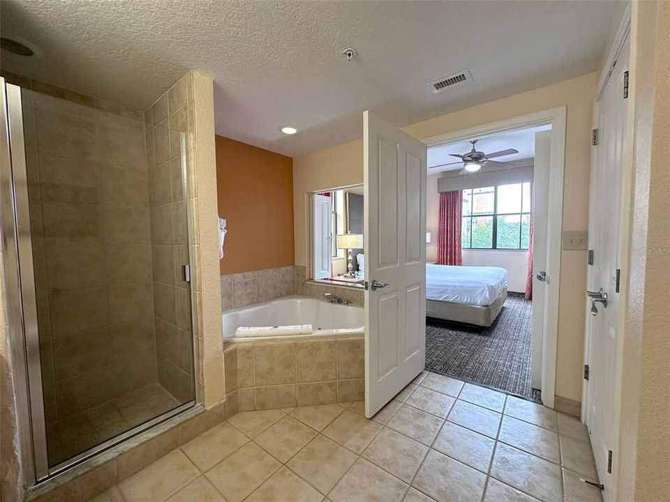 For Sale: $284,500 (3 beds, 2 baths, 1200 Square Feet)