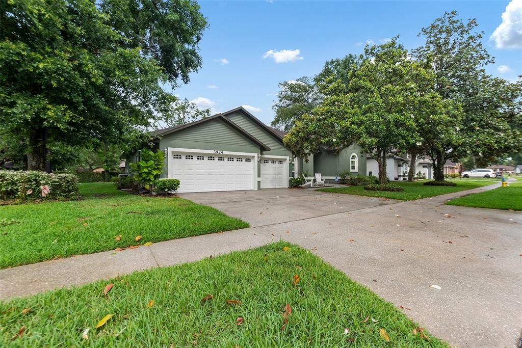 Active With Contract: $600,000 (4 beds, 3 baths, 2694 Square Feet)