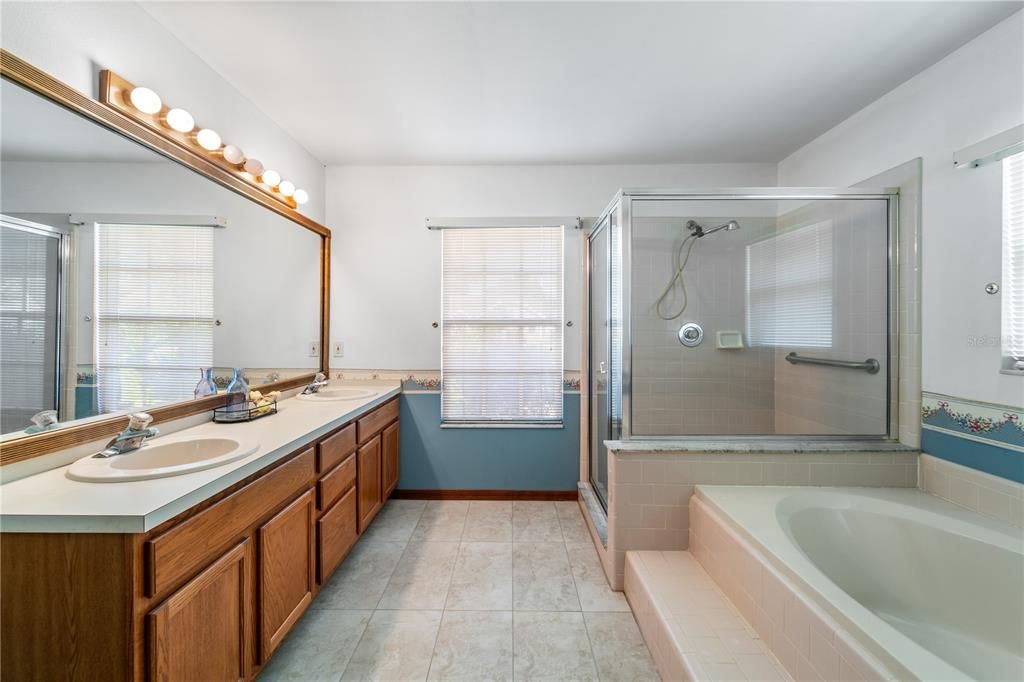 Active With Contract: $425,000 (4 beds, 2 baths, 2236 Square Feet)