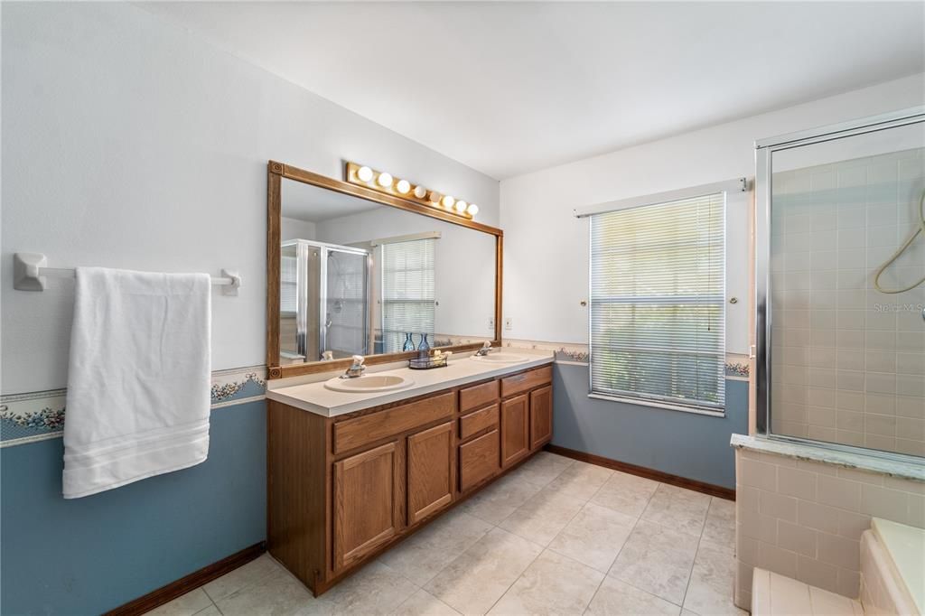 Active With Contract: $425,000 (4 beds, 2 baths, 2236 Square Feet)