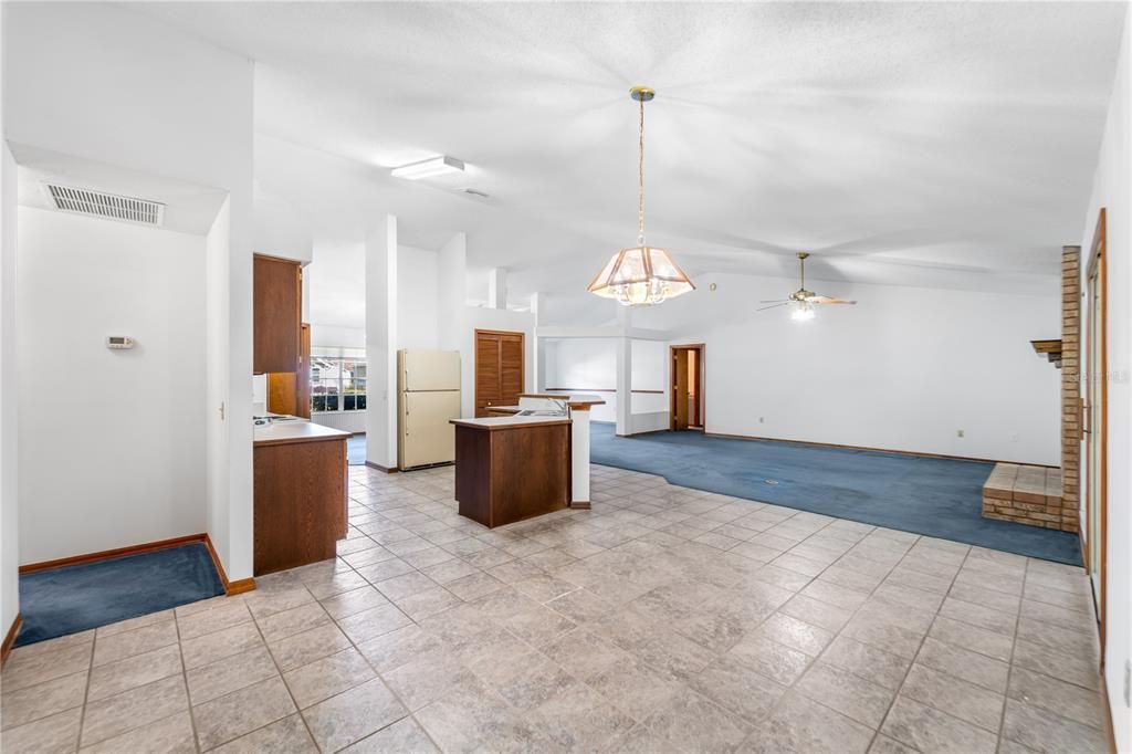 Active With Contract: $425,000 (4 beds, 2 baths, 2236 Square Feet)