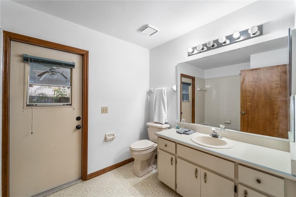 Active With Contract: $425,000 (4 beds, 2 baths, 2236 Square Feet)