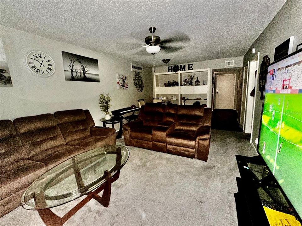 For Sale: $110,000 (2 beds, 1 baths, 900 Square Feet)