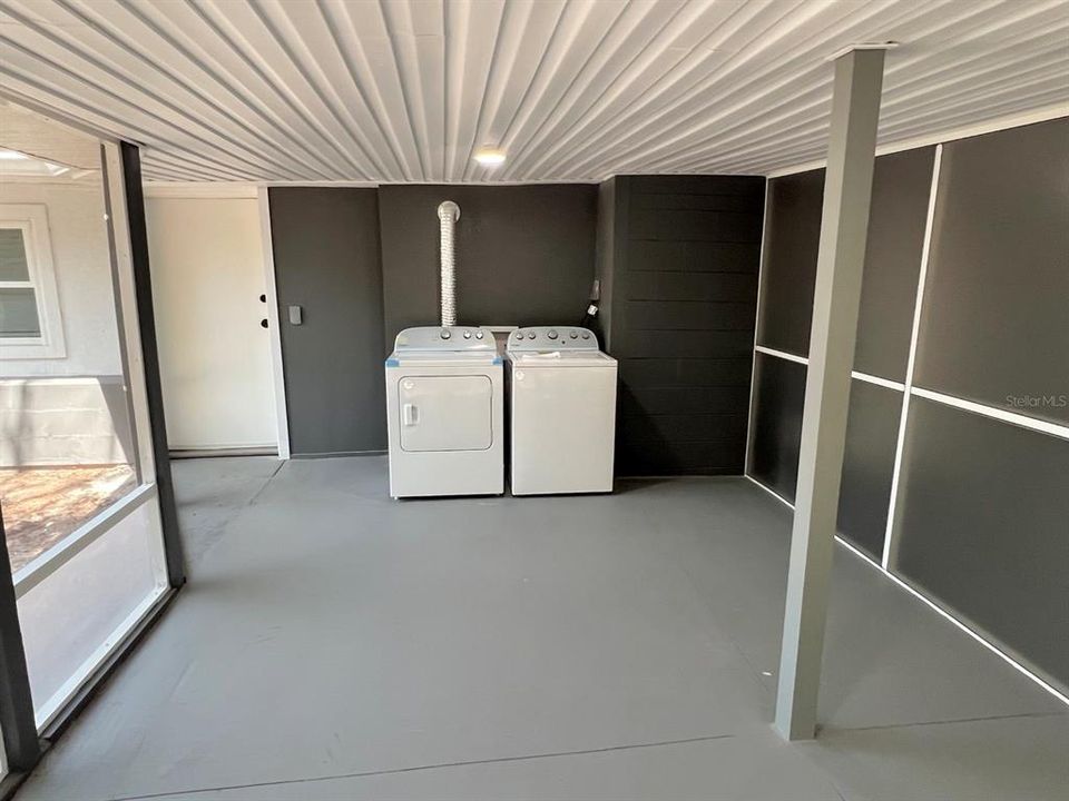 Florida Room Larger Unit with Laundry