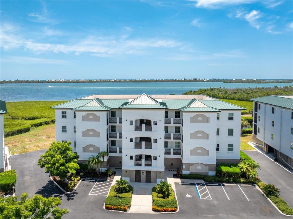 For Sale: $825,000 (3 beds, 2 baths, 2028 Square Feet)