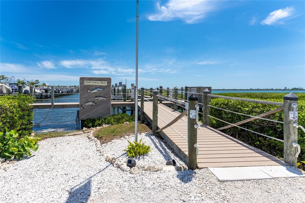 Pier to the dock and private Boat lift.