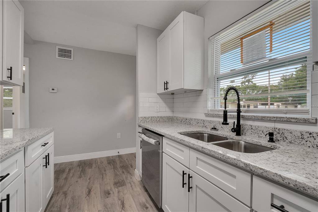 For Sale: $369,987 (3 beds, 1 baths, 1294 Square Feet)