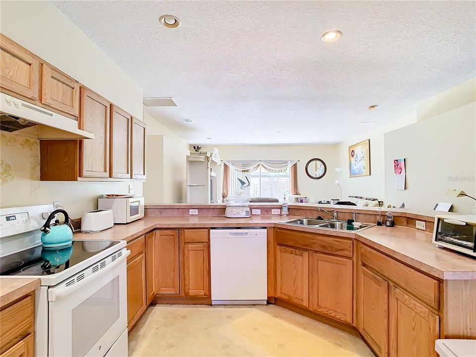 Lots of cabinets & Counter space