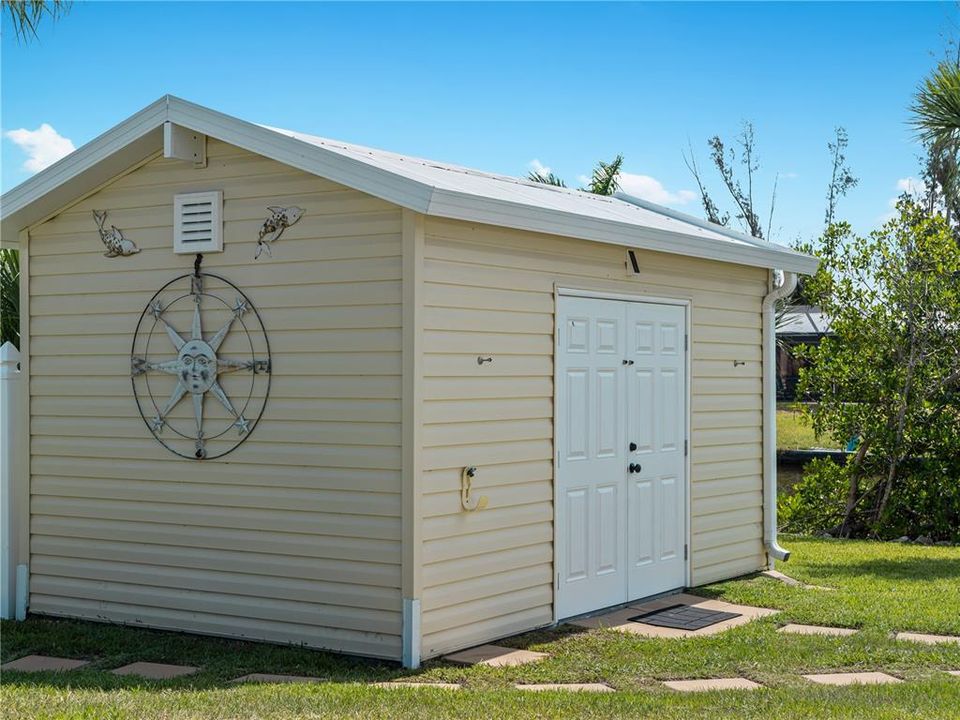 Multi use shed