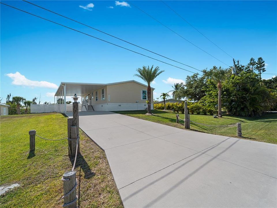 Nice long driveway