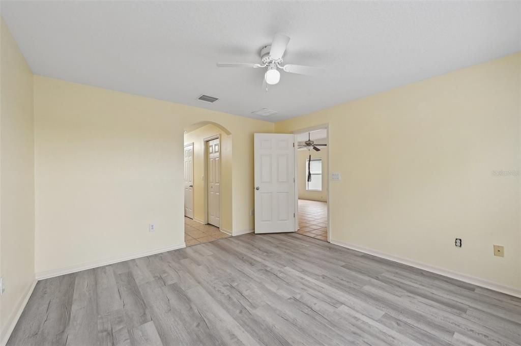 For Sale: $315,000 (3 beds, 2 baths, 1456 Square Feet)