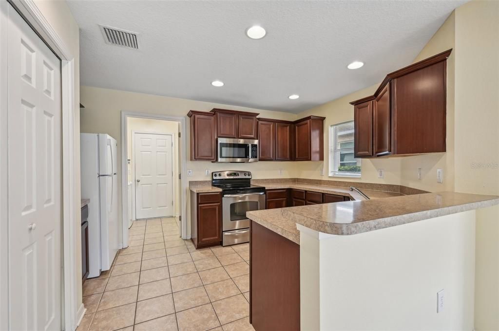 For Sale: $315,000 (3 beds, 2 baths, 1456 Square Feet)