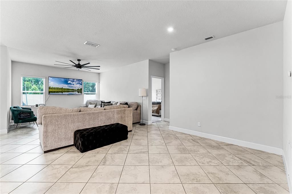 Active With Contract: $410,000 (4 beds, 2 baths, 2021 Square Feet)