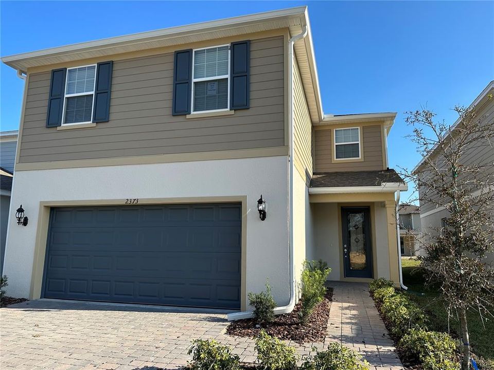 Active With Contract: $2,900 (5 beds, 3 baths, 2615 Square Feet)