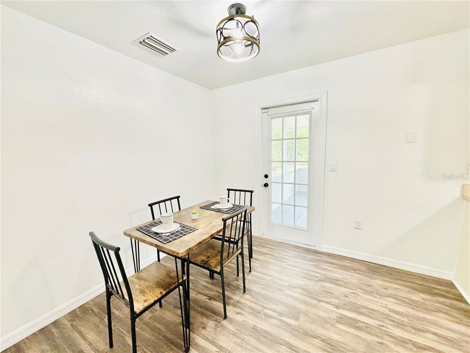 For Sale: $259,990 (3 beds, 1 baths, 1358 Square Feet)