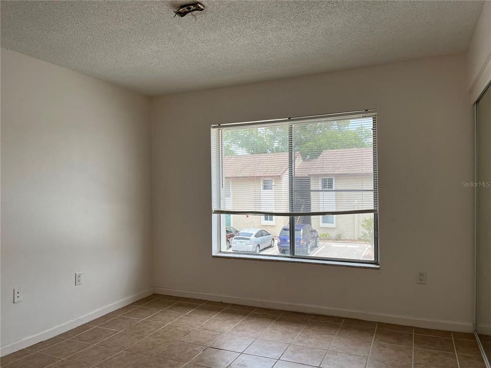 Recently Sold: $161,000 (2 beds, 2 baths, 967 Square Feet)