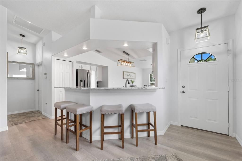 Active With Contract: $309,900 (2 beds, 2 baths, 1183 Square Feet)