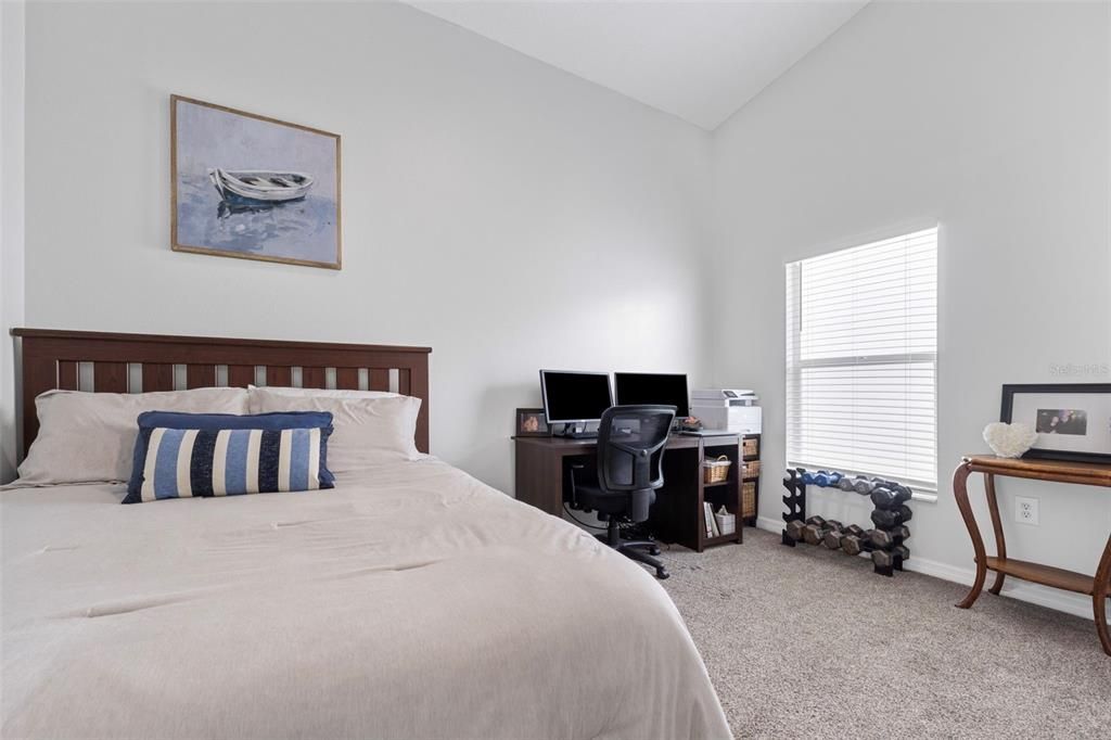 Active With Contract: $309,900 (2 beds, 2 baths, 1183 Square Feet)