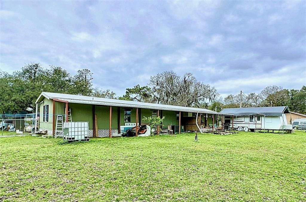 For Sale: $215,000 (3 beds, 2 baths, 1064 Square Feet)