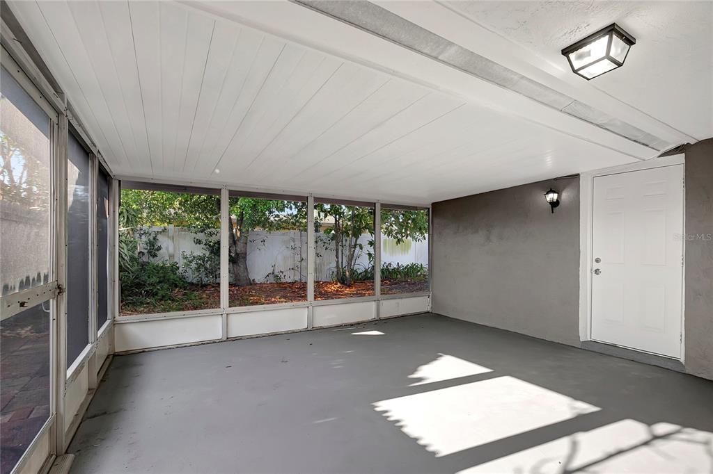 Active With Contract: $269,900 (3 beds, 2 baths, 1457 Square Feet)