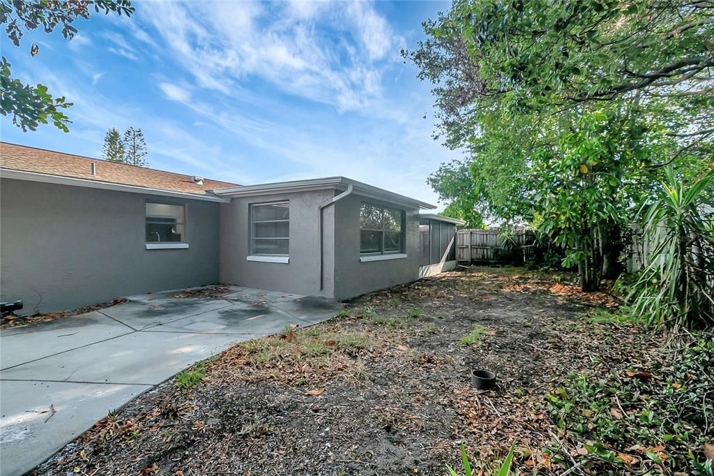 Active With Contract: $269,900 (3 beds, 2 baths, 1457 Square Feet)