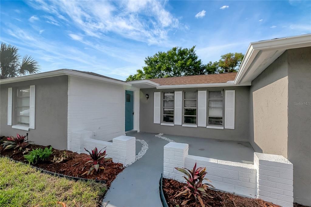 Active With Contract: $269,900 (3 beds, 2 baths, 1457 Square Feet)