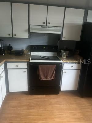 For Sale: $190,000 (2 beds, 2 baths, 1060 Square Feet)