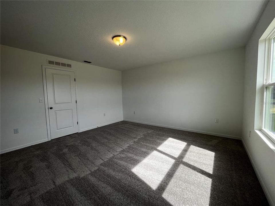 For Rent: $2,000 (3 beds, 2 baths, 1480 Square Feet)