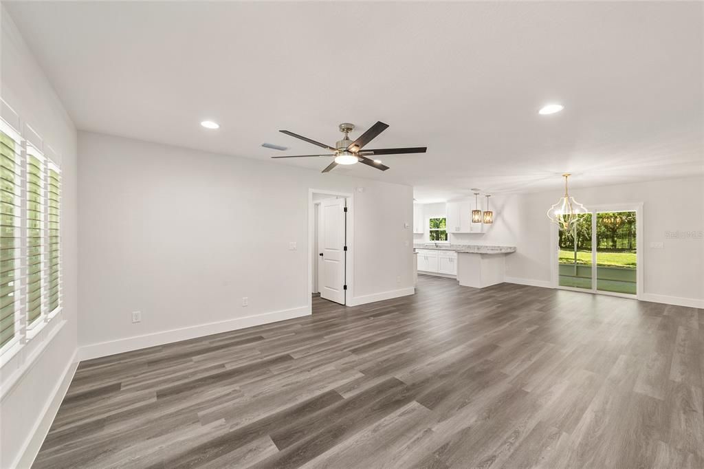 For Sale: $574,900 (4 beds, 2 baths, 1740 Square Feet)