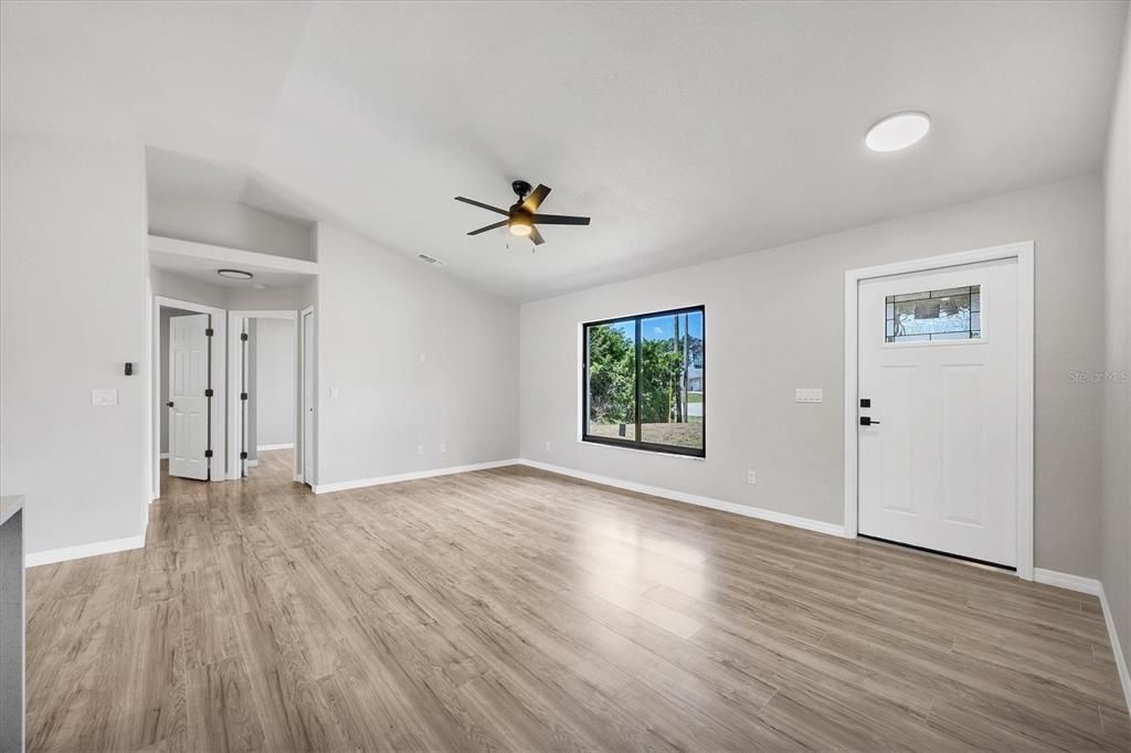 Active With Contract: $379,000 (3 beds, 2 baths, 1212 Square Feet)