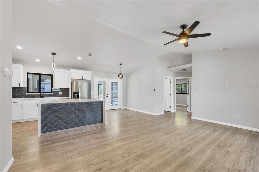 Active With Contract: $379,000 (3 beds, 2 baths, 1212 Square Feet)