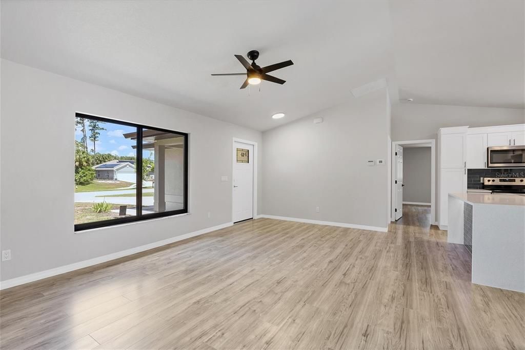 Active With Contract: $379,000 (3 beds, 2 baths, 1212 Square Feet)