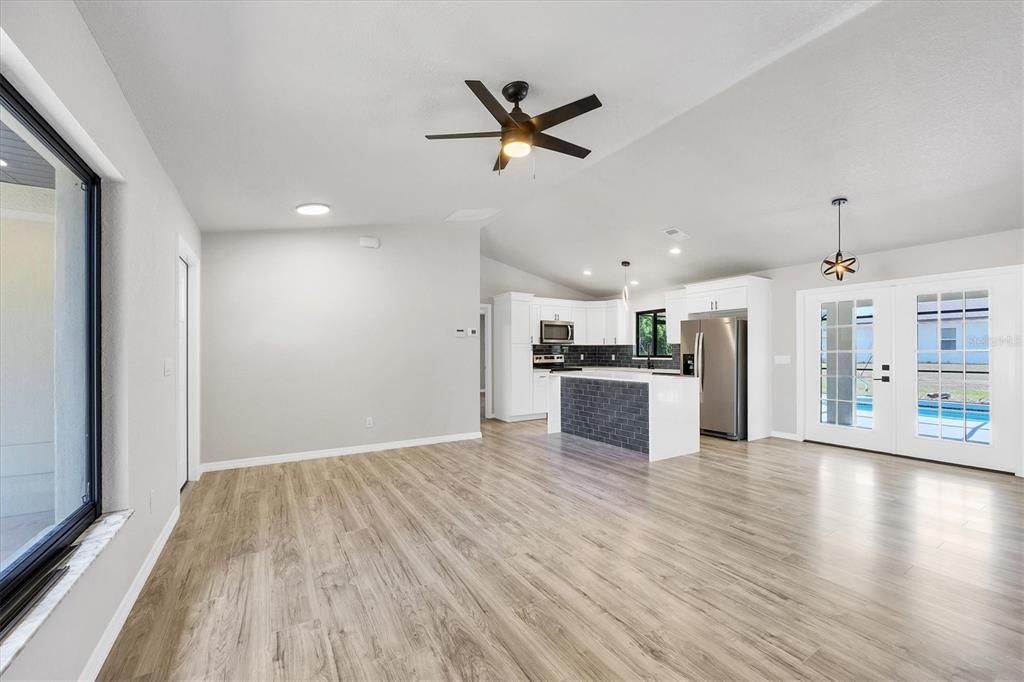 Active With Contract: $379,000 (3 beds, 2 baths, 1212 Square Feet)