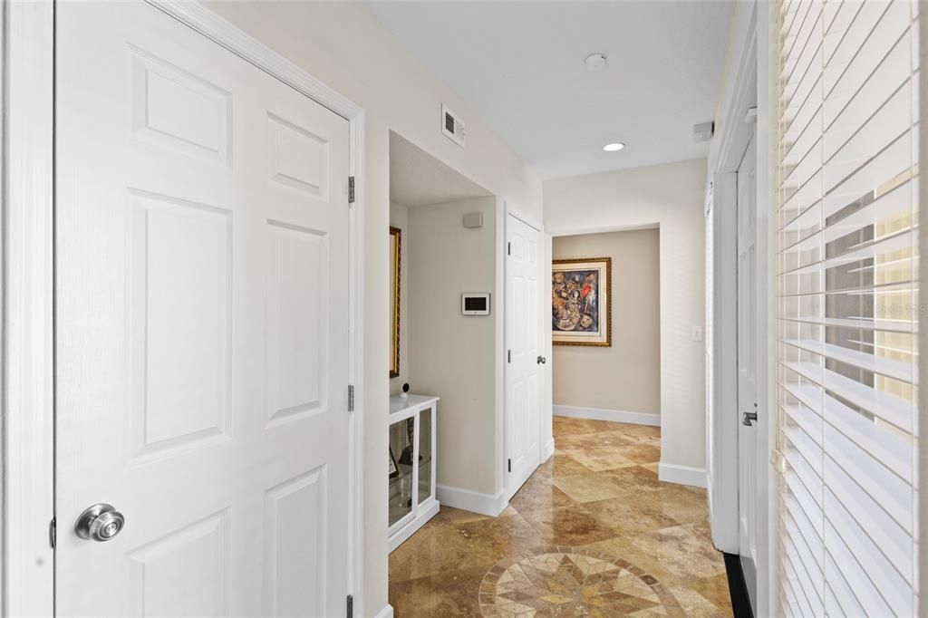 Entry/Foyer