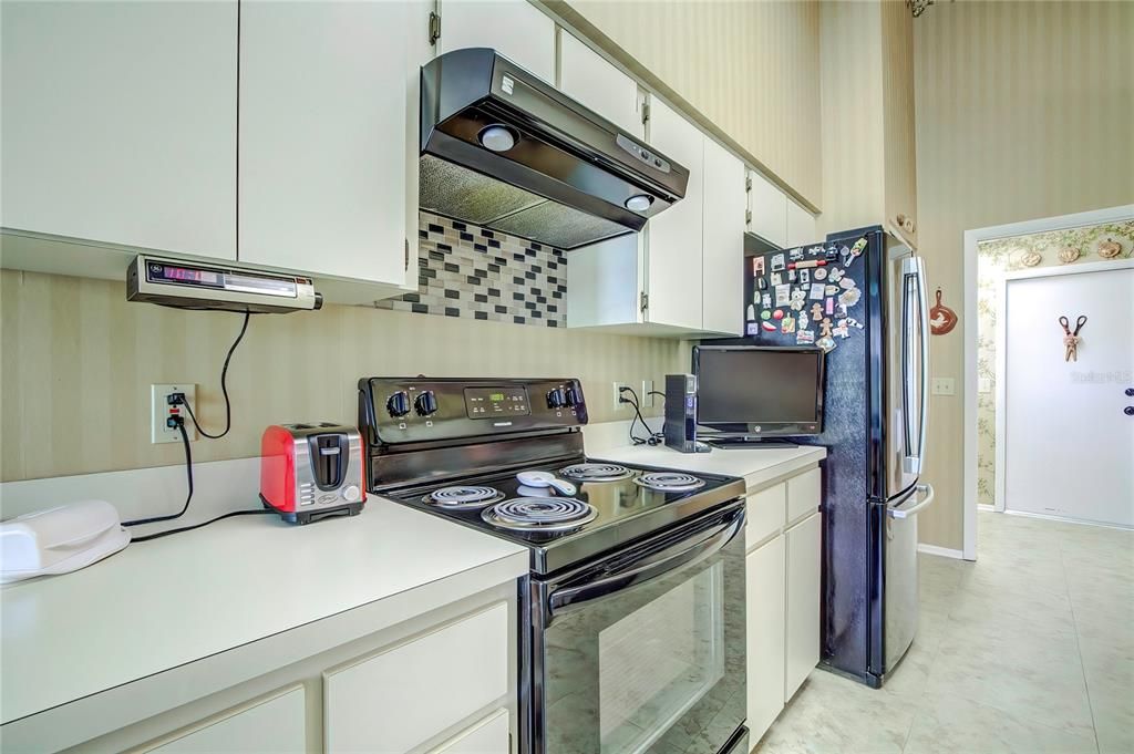 For Sale: $319,900 (2 beds, 2 baths, 1777 Square Feet)