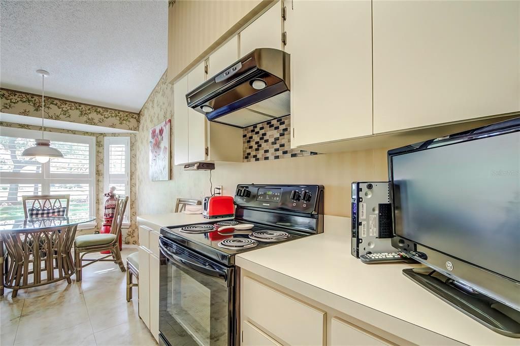 For Sale: $319,900 (2 beds, 2 baths, 1777 Square Feet)