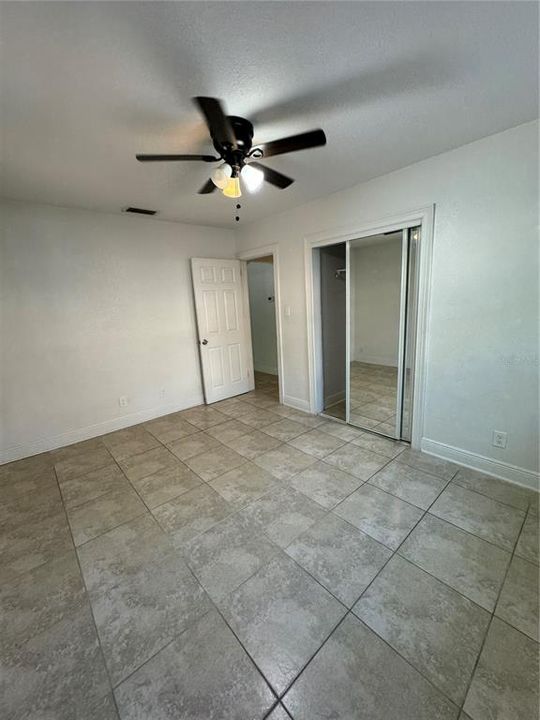 Active With Contract: $329,000 (2 beds, 1 baths, 889 Square Feet)