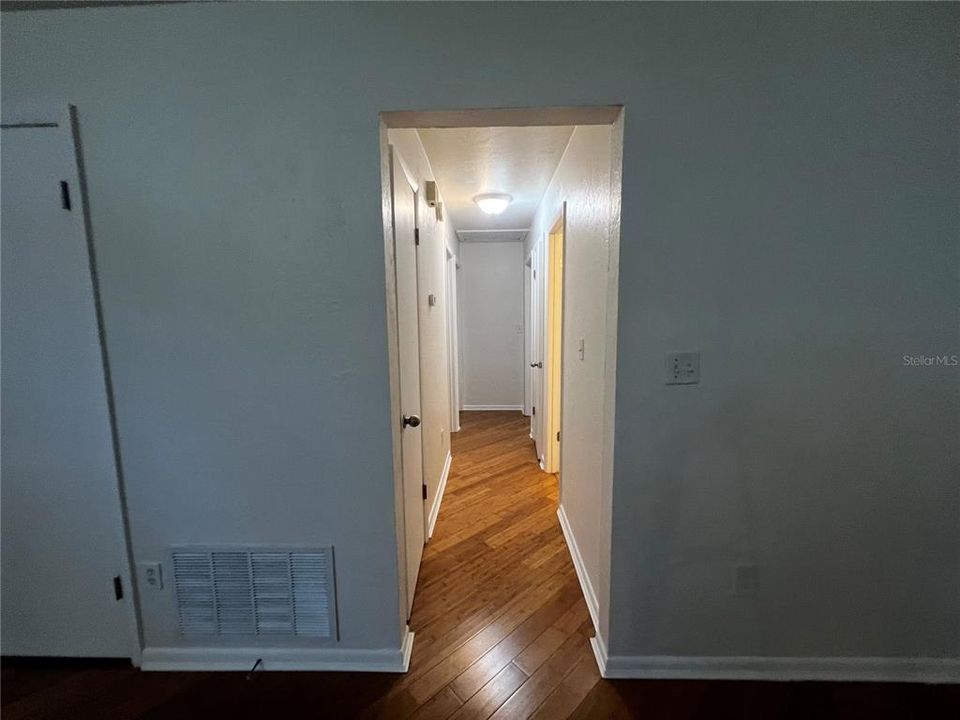For Rent: $2,100 (3 beds, 2 baths, 1235 Square Feet)