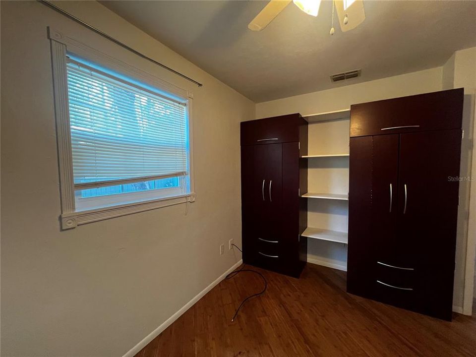 For Rent: $2,100 (3 beds, 2 baths, 1235 Square Feet)