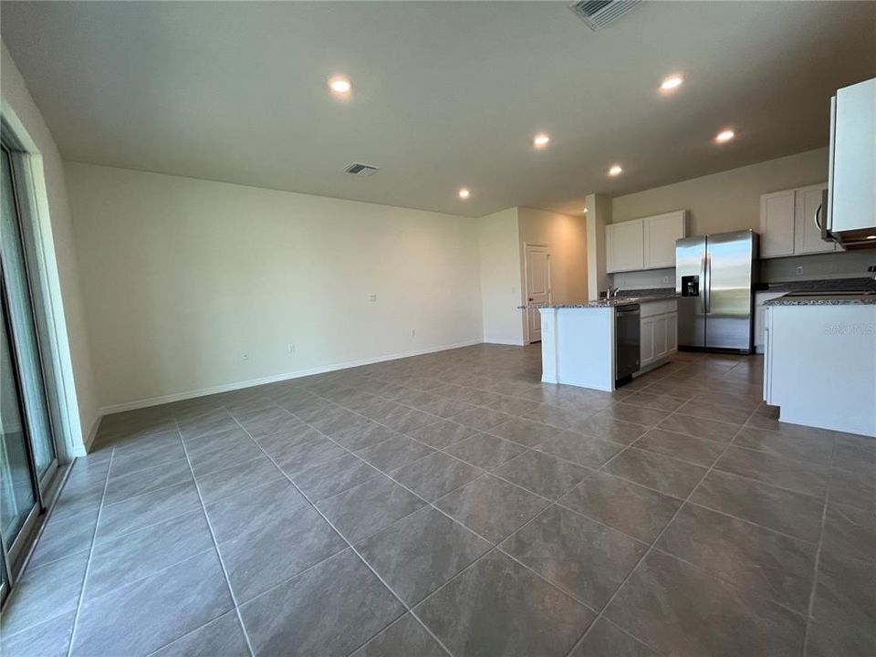 Recently Rented: $2,395 (3 beds, 2 baths, 1673 Square Feet)