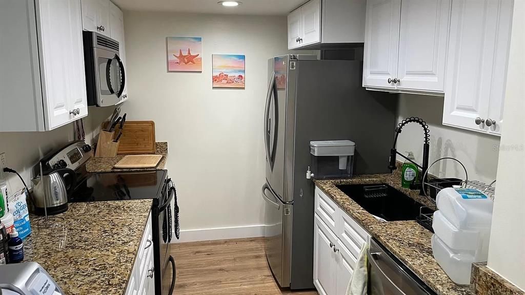 For Rent: $3,400 (2 beds, 2 baths, 1365 Square Feet)