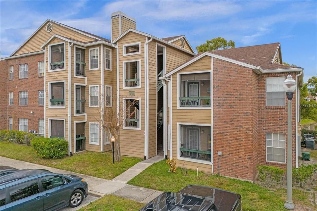 Active With Contract: $129,000 (1 beds, 1 baths, 580 Square Feet)