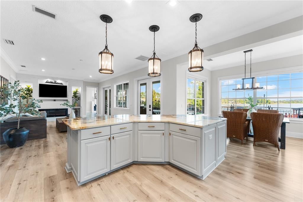 Recently Sold: $1,850,000 (6 beds, 3 baths, 4149 Square Feet)